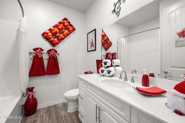 417 White Bark Lane, Simi Valley, CA 93065