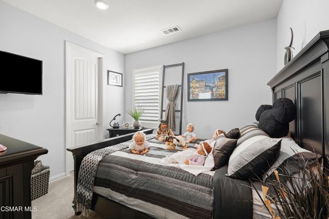 417 White Bark Lane, Simi Valley, CA 93065