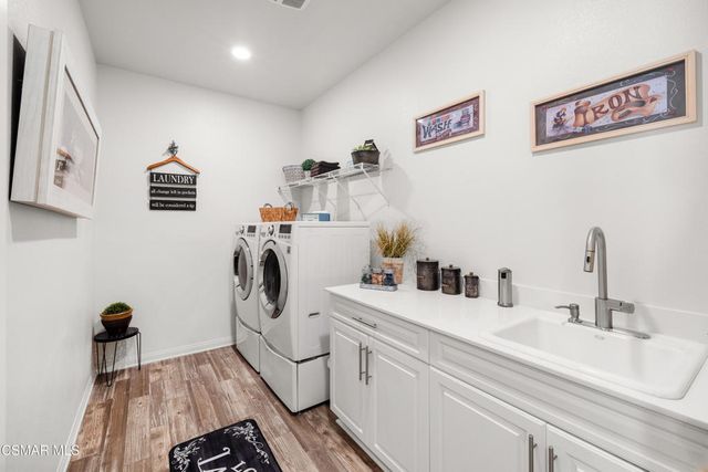 417 White Bark Lane, Simi Valley, CA 93065