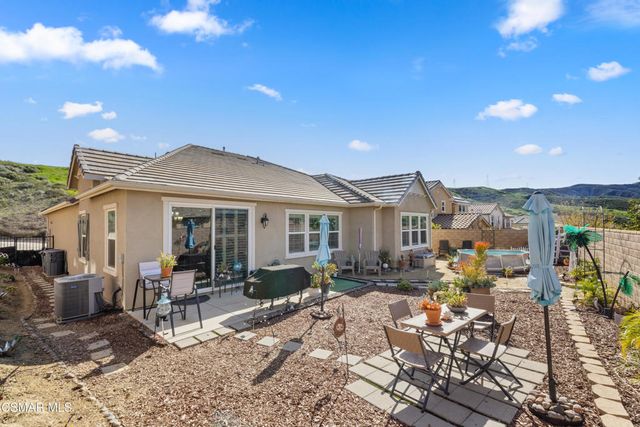 417 White Bark Lane, Simi Valley, CA 93065