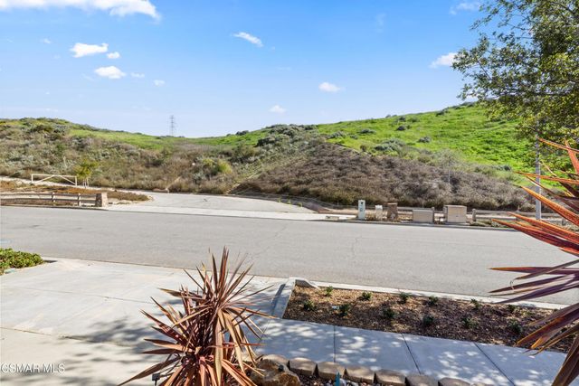 417 White Bark Lane, Simi Valley, CA 93065