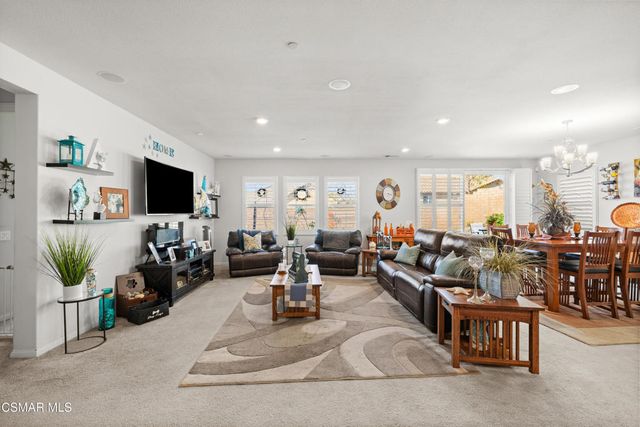 417 White Bark Lane, Simi Valley, CA 93065