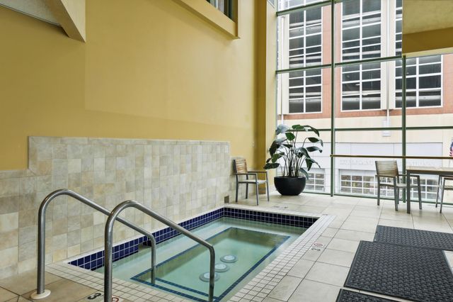 78 10th Street E 806, Saint Paul, MN 55101