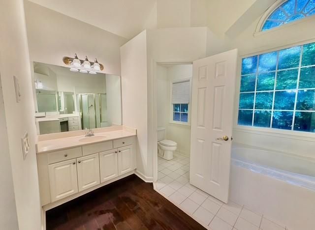 1000 Winding Bridge Way, Johns Creek, GA 30097