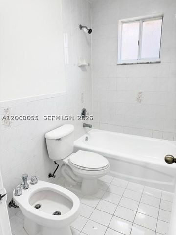 3260 W 70th St 202, Hialeah, FL 33018