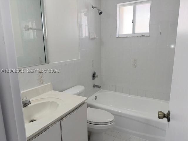 3260 W 70th St 202, Hialeah, FL 33018