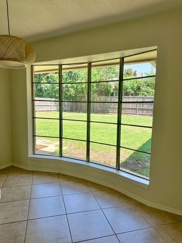 302 Dove Creek Trail, Southlake, TX 76092