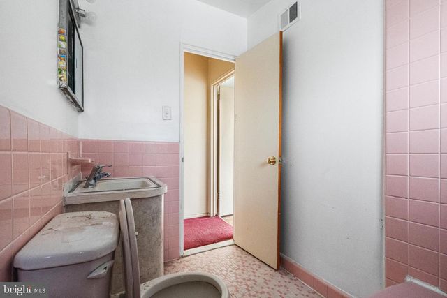 1542 DAWS RD, Blue Bell, PA 19422