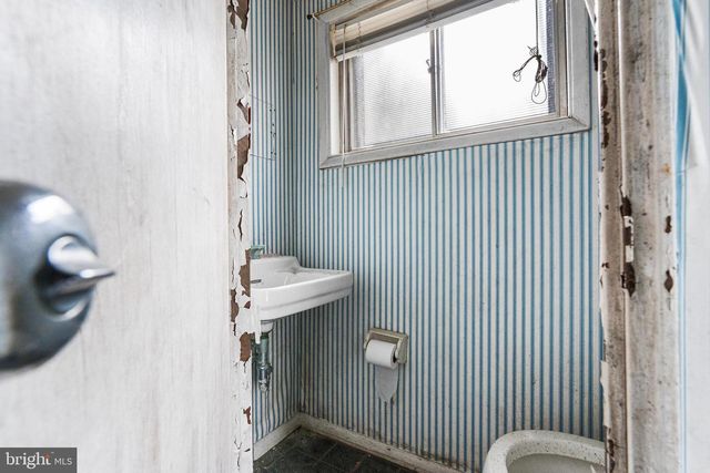 1542 DAWS RD, Blue Bell, PA 19422