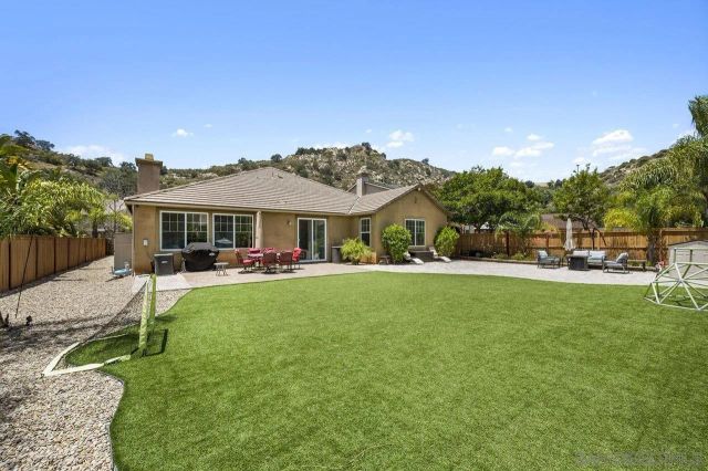 2928 Burnet Dr, Escondido, CA 92027