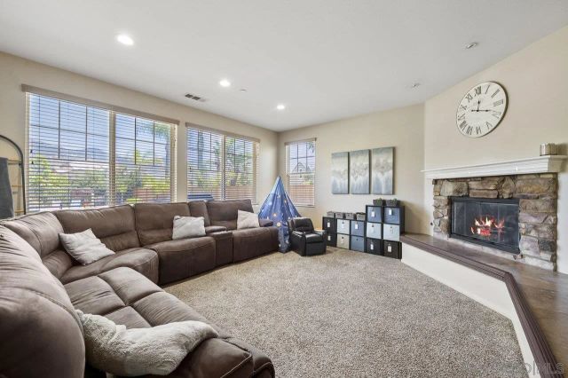 2928 Burnet Dr, Escondido, CA 92027