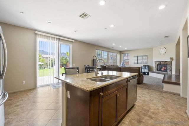 2928 Burnet Dr, Escondido, CA 92027