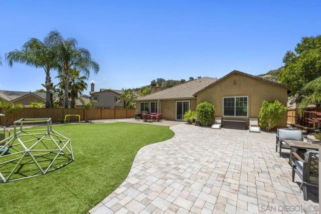 2928 Burnet Dr, Escondido, CA 92027