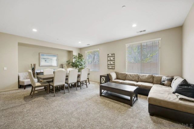 2928 Burnet Dr, Escondido, CA 92027