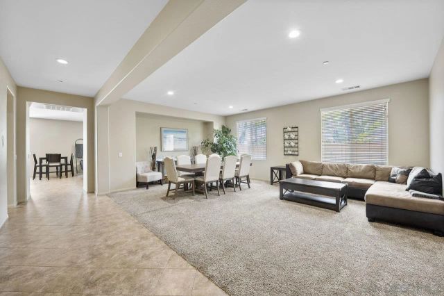 2928 Burnet Dr, Escondido, CA 92027