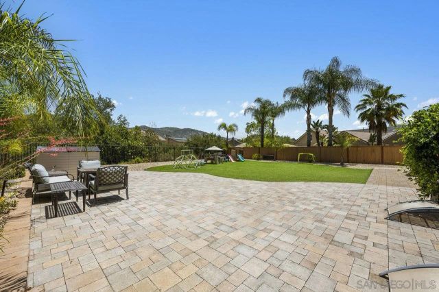 2928 Burnet Dr, Escondido, CA 92027