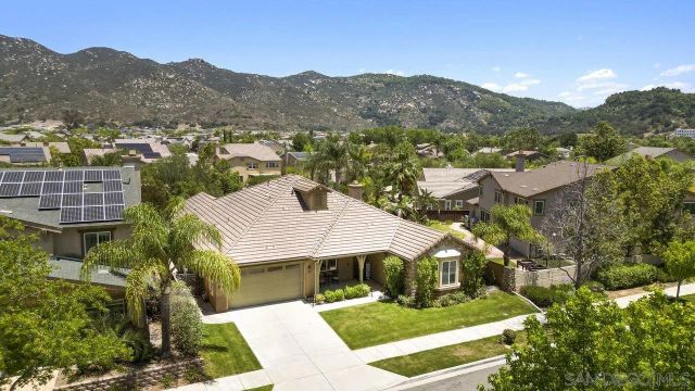 2928 Burnet Dr, Escondido, CA 92027