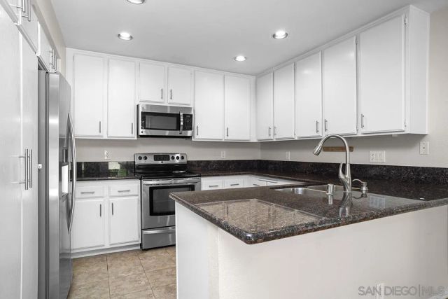 4235 Porte De Palmas 181, San Diego, CA 92122