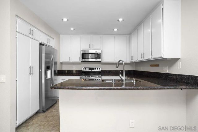 4235 Porte De Palmas 181, San Diego, CA 92122