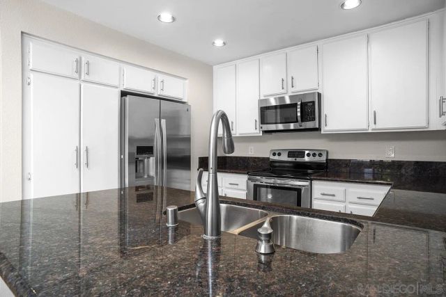 4235 Porte De Palmas 181, San Diego, CA 92122