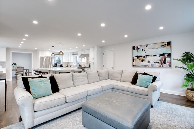 109 Country Club Drive, Port Washington, NY 11050