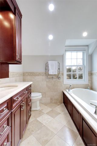 109 Country Club Drive, Port Washington, NY 11050