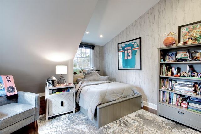 109 Country Club Drive, Port Washington, NY 11050