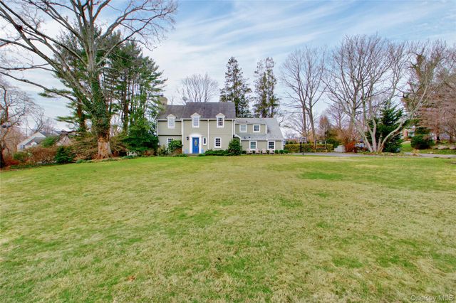 109 Country Club Drive, Port Washington, NY 11050