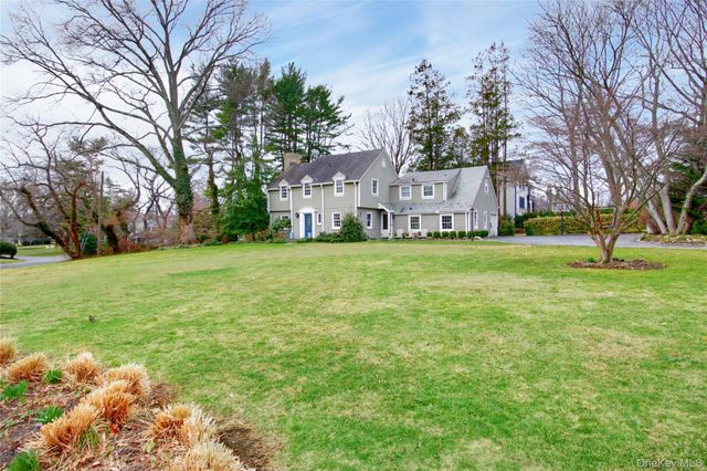 109 Country Club Drive, Port Washington, NY 11050