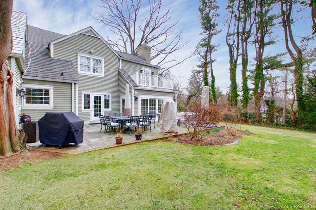 109 Country Club Drive, Port Washington, NY 11050