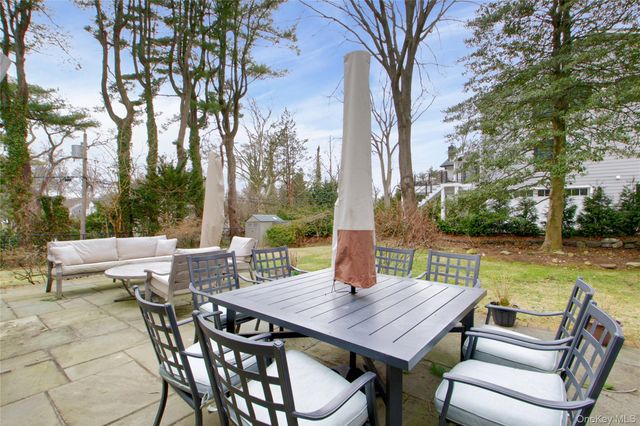 109 Country Club Drive, Port Washington, NY 11050