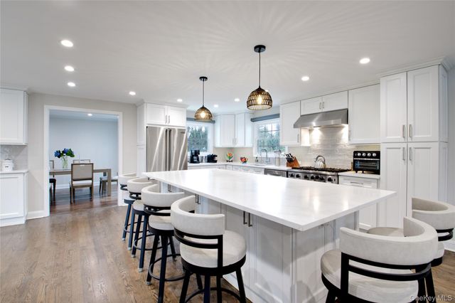 109 Country Club Drive, Port Washington, NY 11050