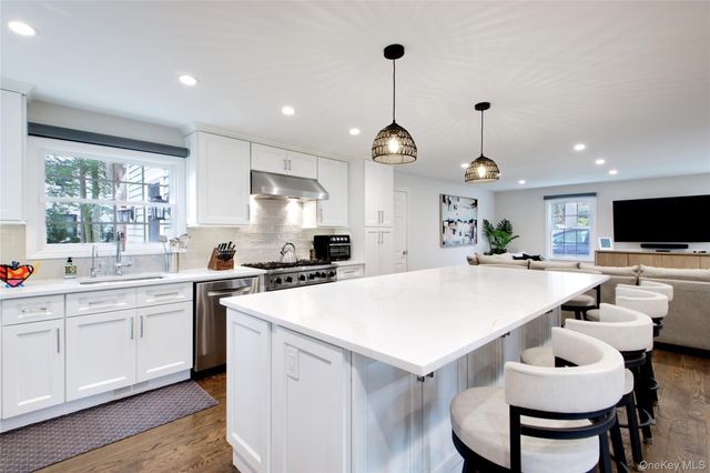 109 Country Club Drive, Port Washington, NY 11050