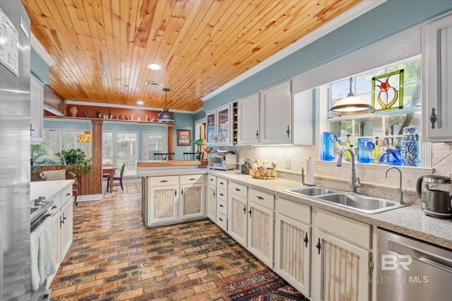 901 Captain O'Neal Drive, Daphne, AL 36526