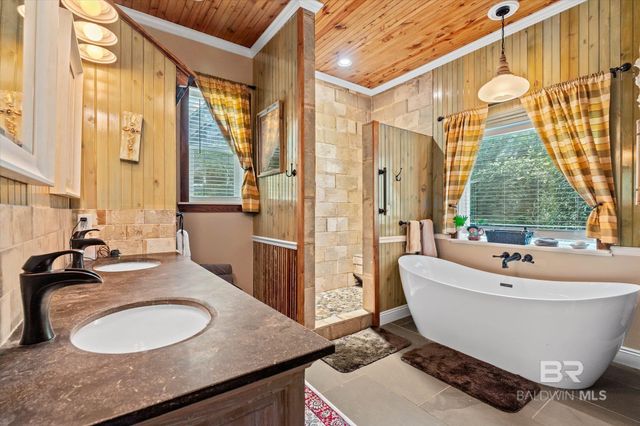 901 Captain O'Neal Drive, Daphne, AL 36526