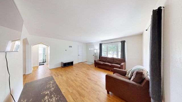 2159 Farnam STREET, La Crosse, WI 54601
