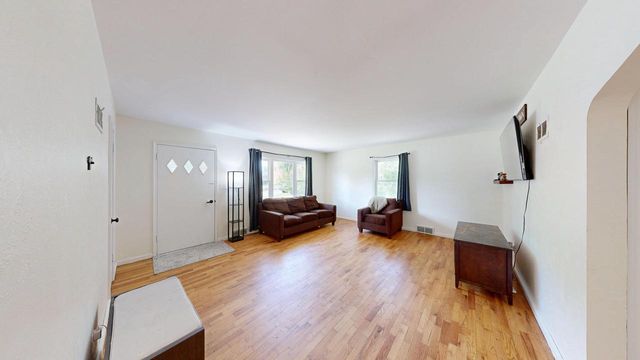 2159 Farnam STREET, La Crosse, WI 54601