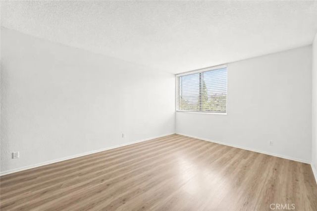 4505 California 402, Long Beach, CA 90807