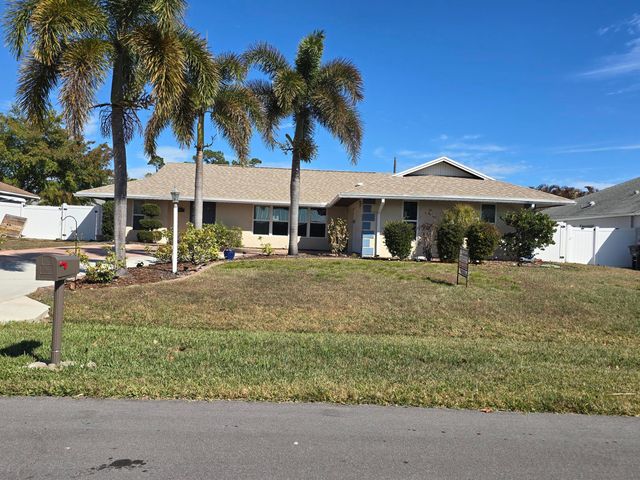 1011 SE Spinnaker Avenue, Port St. Lucie, Port St Lucie, FL 34983