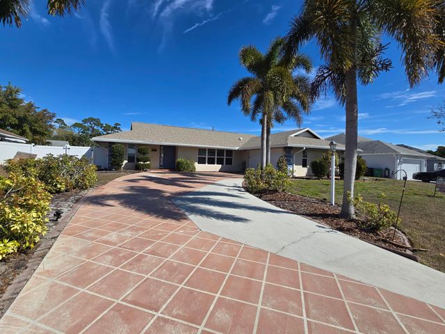 1011 SE Spinnaker Avenue, Port St. Lucie, Port St Lucie, FL 34983