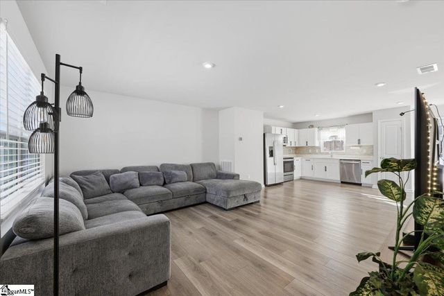 725 Bolsover Way, Woodruff, SC 29388