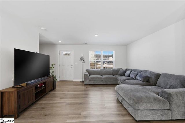 725 Bolsover Way, Woodruff, SC 29388