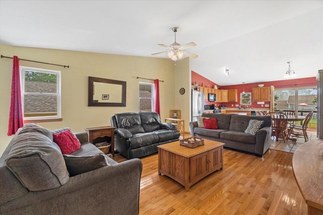 9921 271st AVENUE, Trevor, WI 53179