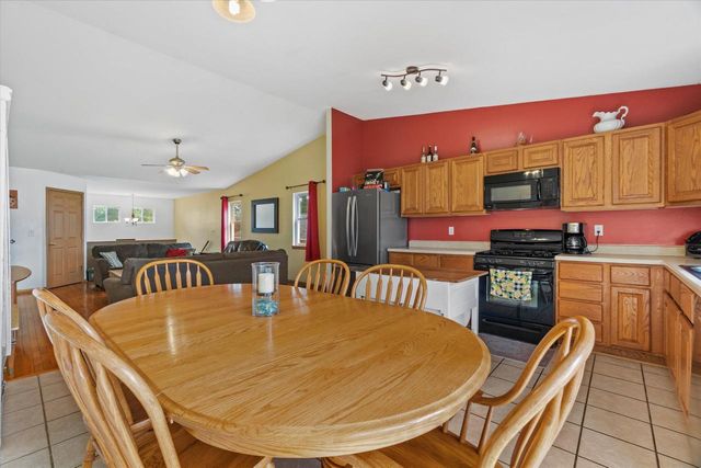 9921 271st AVENUE, Trevor, WI 53179