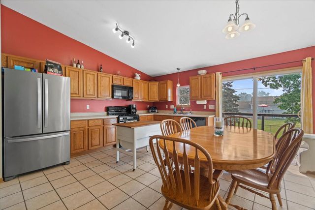 9921 271st AVENUE, Trevor, WI 53179