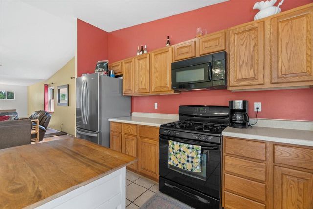 9921 271st AVENUE, Trevor, WI 53179
