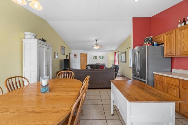 9921 271st AVENUE, Trevor, WI 53179