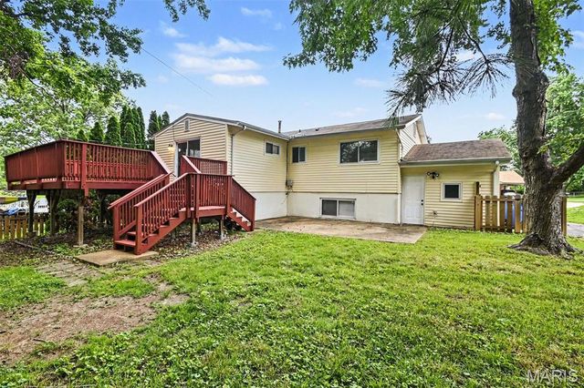 1555 Ville Gloria Lane, Hazelwood, MO 63042