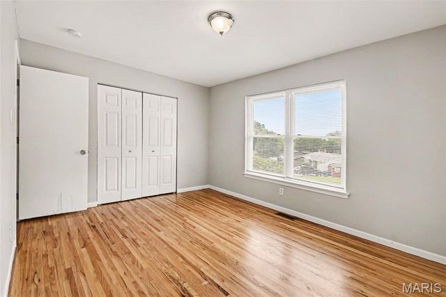 1555 Ville Gloria Lane, Hazelwood, MO 63042