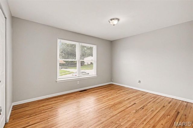 1555 Ville Gloria Lane, Hazelwood, MO 63042